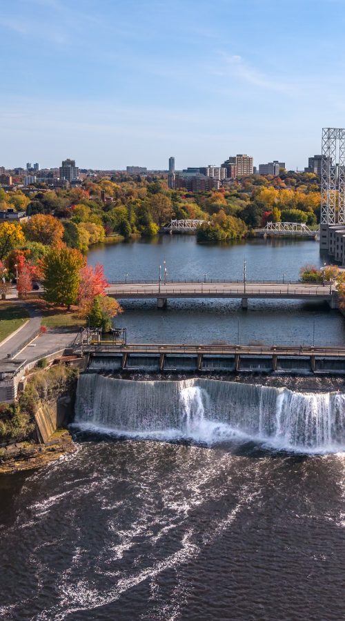 skyline of Ottawa showing the rideau river